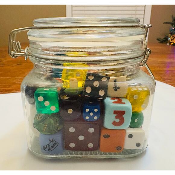 Collection of vintage & modern dice in glass snap lock jar - weighs 2.1lbs - Picture 6 of 9